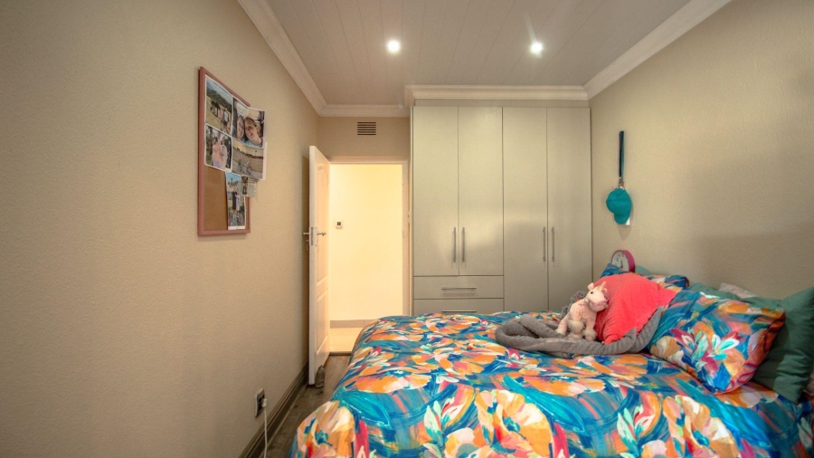 6 Bedroom Property for Sale in Heiderand Western Cape